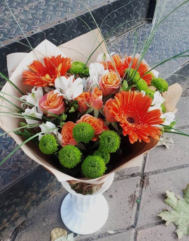 Букет цветов из: Герберы, Хризантемы, Альстромерии и Розы в Сельцо Ленинградская область