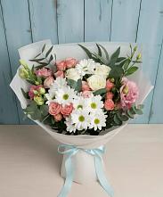 Букет цветов из:  Розы, Лизиантусы и Хризантемы в Сельцо Ленинградская область