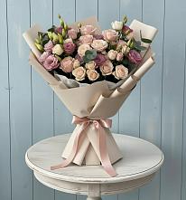 Букет цветов из:  Розы и Лизиантусы в Сельцо Ленинградская область