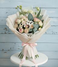 Букет цветов из:  Розы и Лизиантусы в Сельцо Ленинградская область