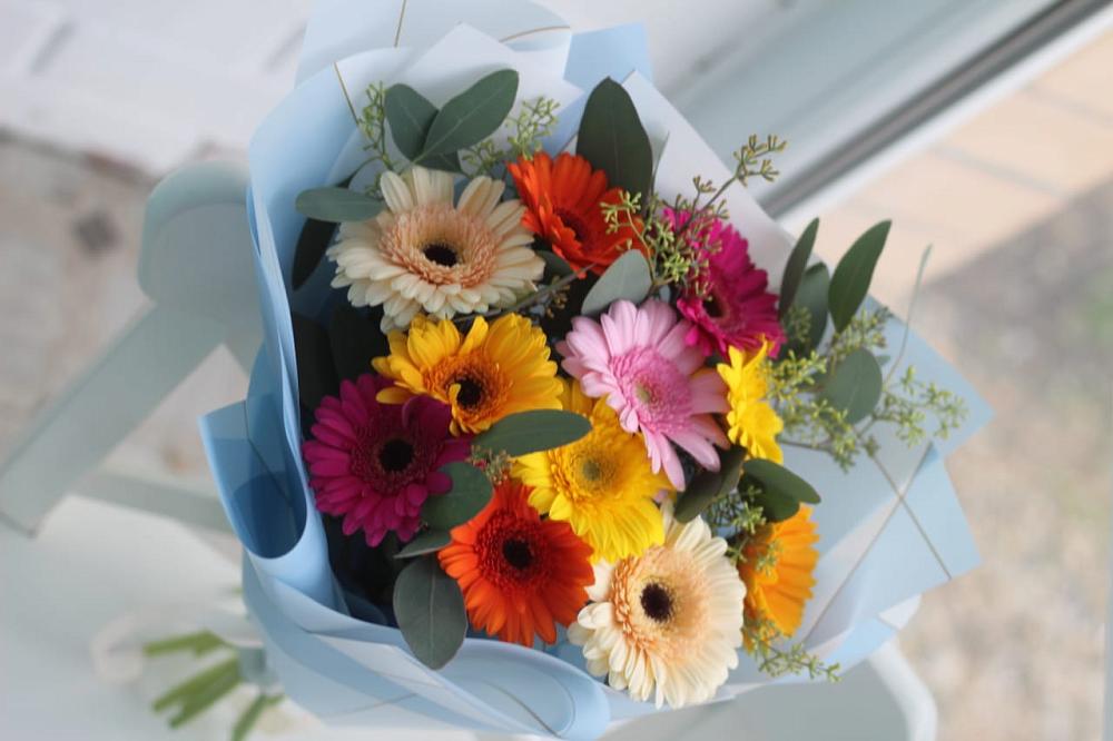 Букет цветов из: Герберы в Сельцо Ленинградская область