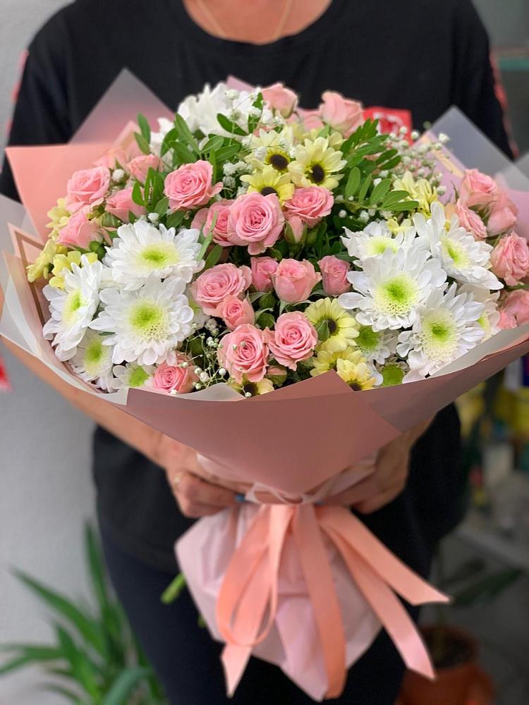 Букет цветов из: Розы и Хризантемы в Сельцо Ленинградская область