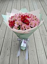 Букет цветов из:  Альстромерии в Сельцо Ленинградская область