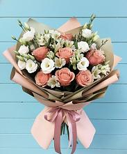 Букет цветов из:  Розы, Альстромерии и Лизиантусы в Сельцо Ленинградская область