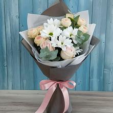 Букет цветов из:  Хризантемы и Розы в Сельцо Ленинградская область