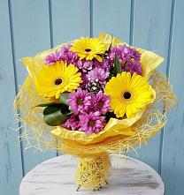 Букет цветов из:  Хризантемы и Герберы в Сельцо Ленинградская область
