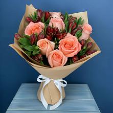 Букет цветов из:  Розы и Альстромерии в Сельцо Ленинградская область