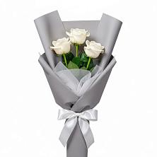 Букет 3 белые розы в Сельцо Ленинградская область