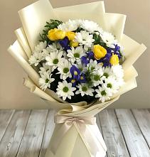 Букет цветов из:  Ирисы, Хризантемы и Розы #REPLACE_PRED# Сельцо Ленинградская область