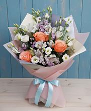 Букет цветов из:  Лизиантусы, Розы, Альстромерии и Гипсофила в Сельцо Ленинградская область