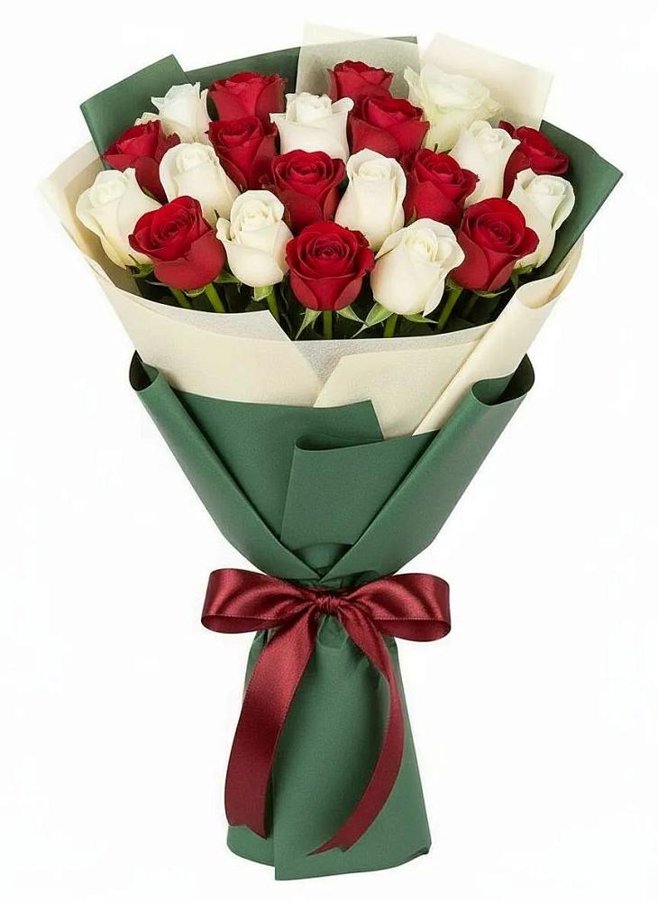 Букет Микс из красных и белых роз в Сельцо Ленинградская область