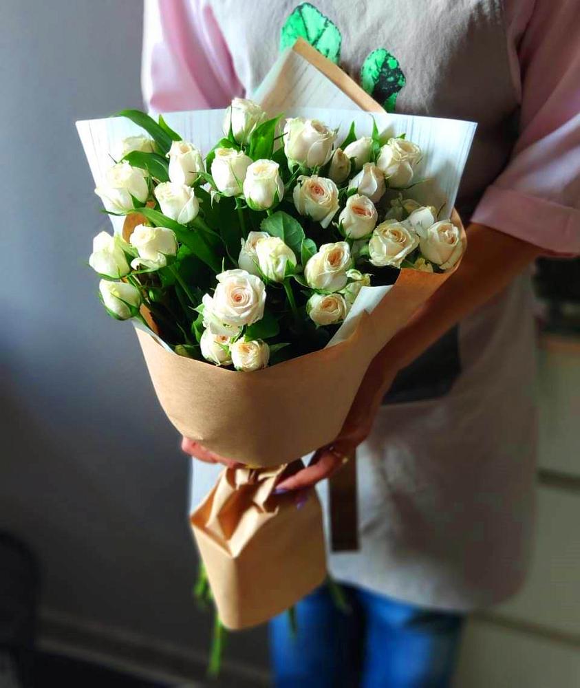 Букет цветов из: Розы в Сельцо Ленинградская область