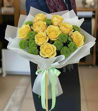 Букет цветов из:  Хризантемы и Розы в Сельцо Ленинградская область