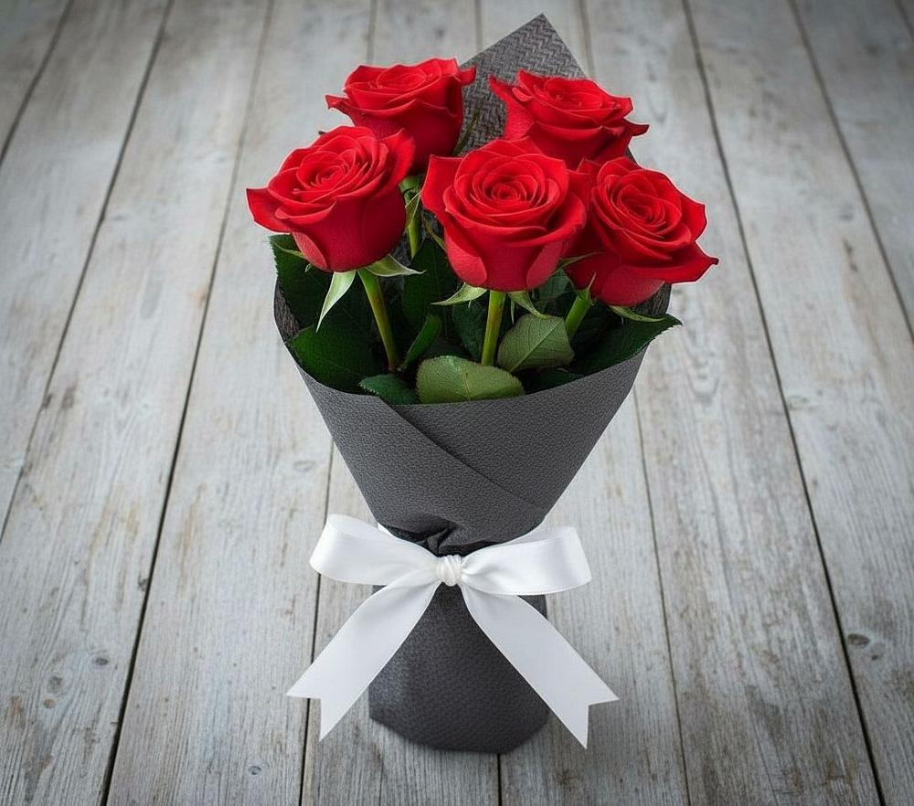 Букет 5 Красных роз Эдлесс Лав в Сельцо Ленинградская область