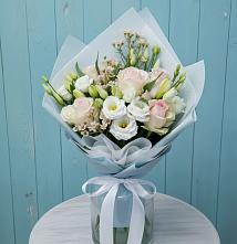 Букет цветов из:  Розы и Лизиантусы в Сельцо Ленинградская область