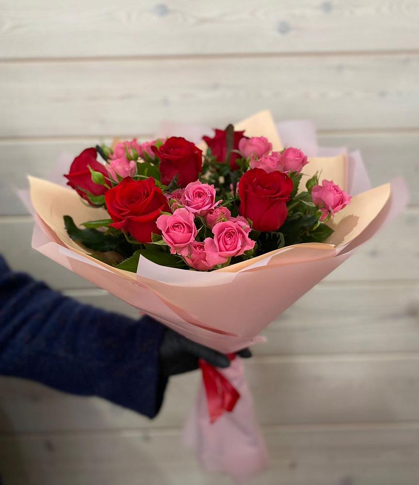 Букет цветов из: Розы в Сельцо Ленинградская область