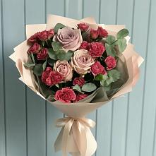 Букет цветов из:  Гвоздики и Розы в Сельцо Ленинградская область