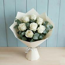 Букет Белые розы в Эвкалипте в Сельцо Ленинградская область