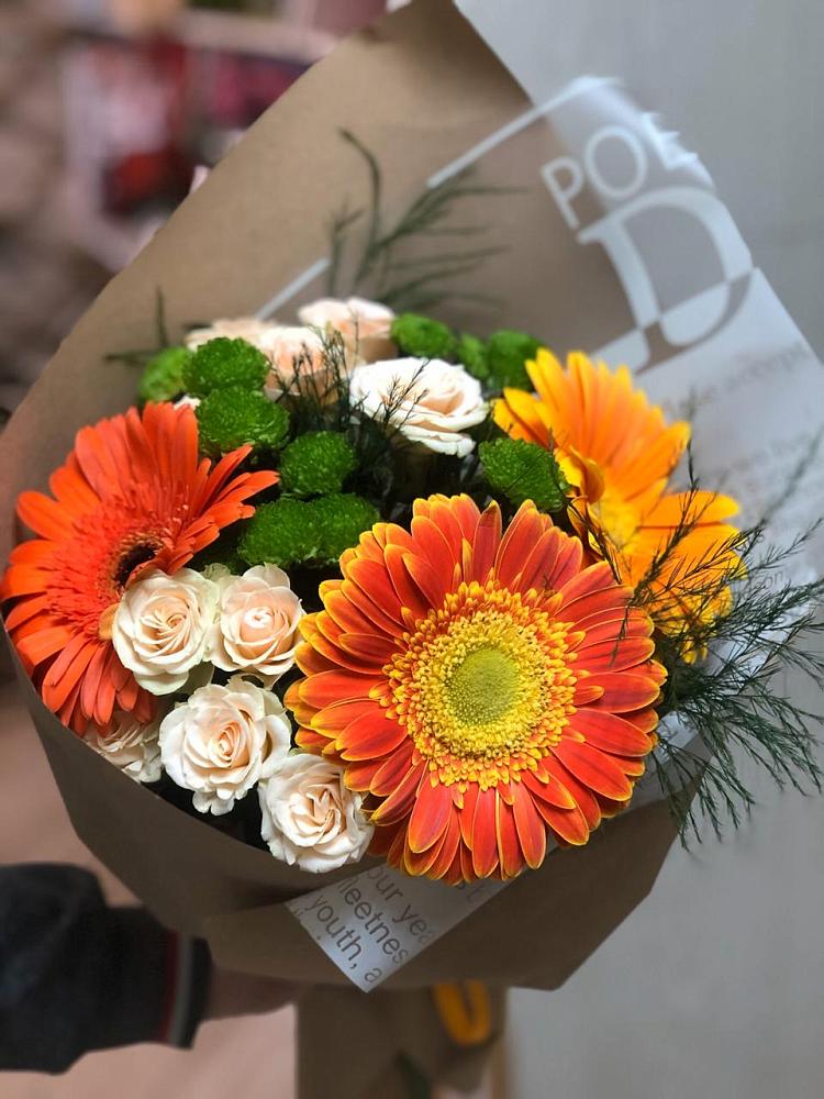 Букет цветов из: Герберы, Хризантемы и Розы в Сельцо Ленинградская область