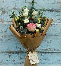 Букет цветов из:  Розы и Лизиантусы в Сельцо Ленинградская область