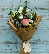 Букет цветов из:  Розы и Лизиантусы в Сельцо Ленинградская область