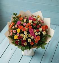 Букет Микс из разноцветных кустовых роз в Сельцо Ленинградская область